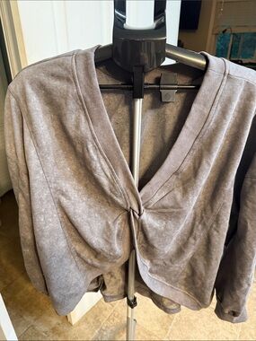 Reversible Women's Knot-Front V-Neck top - Gray